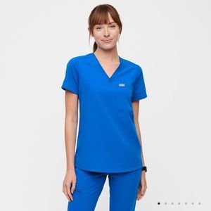 Royal Catarina Figs Scrub Top